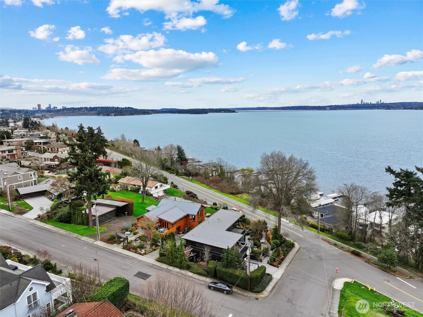 919 6th Street W, Kirkland, WA 98033-4871