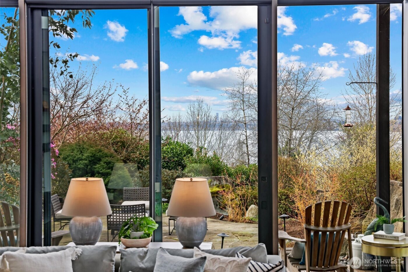 919 6th Street W, Kirkland, WA 98033-4871