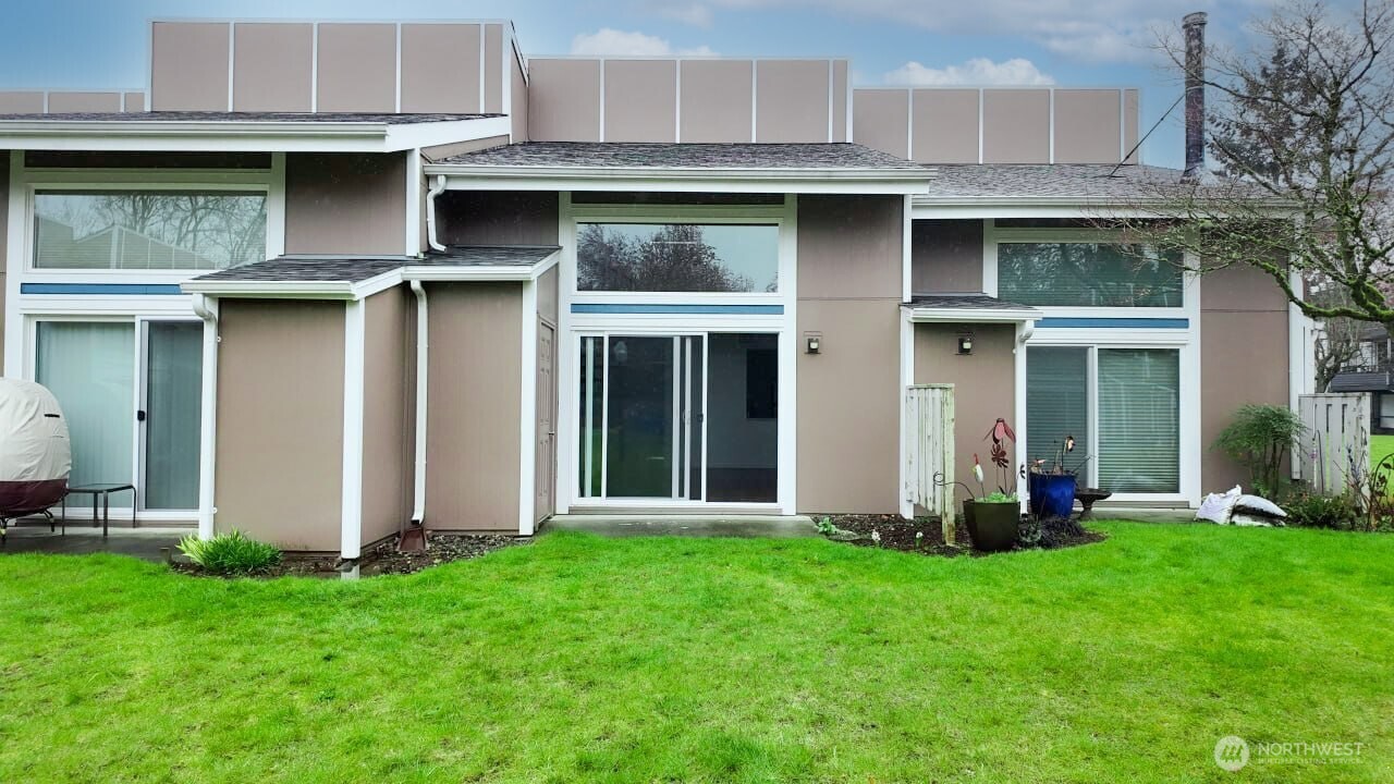 10601 SE 252nd Street #O2, Kent, WA 98030