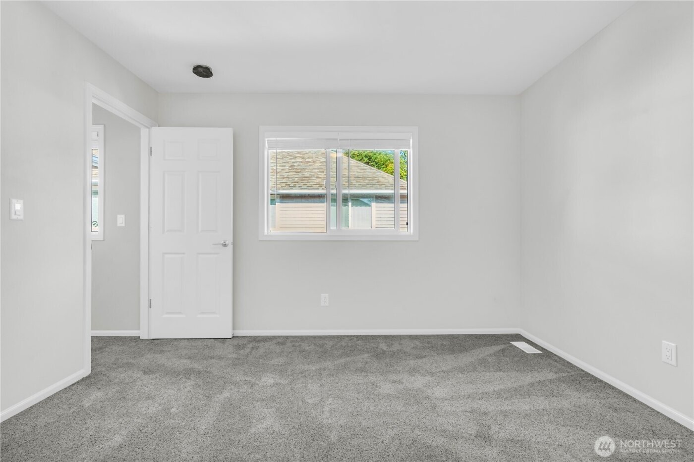 441 NE Alder Street #1, Issaquah, WA 98027-3422