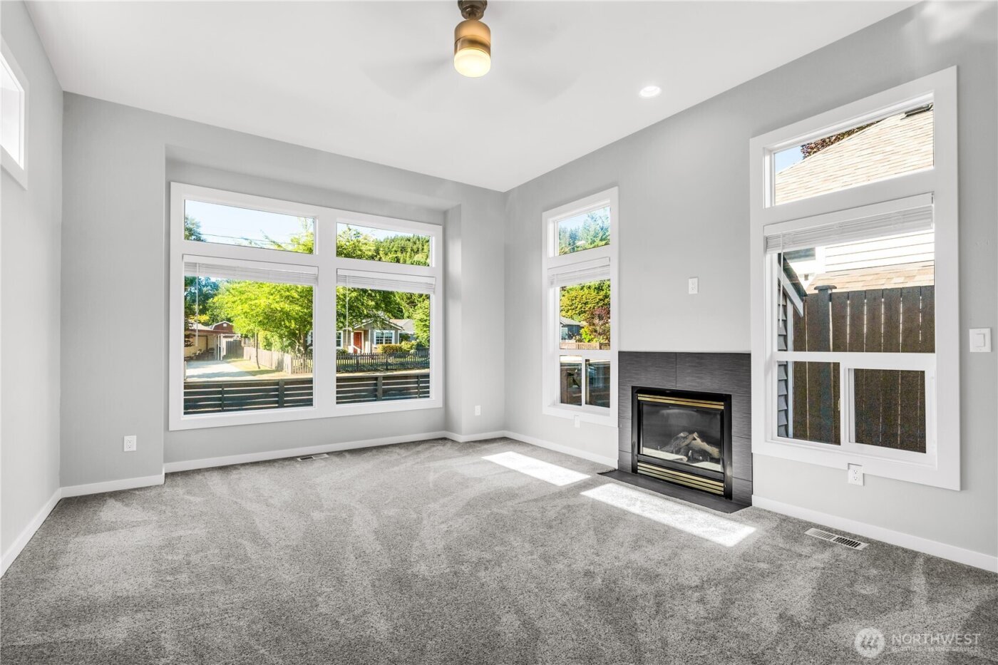 441 NE Alder Street #1, Issaquah, WA 98027-3422