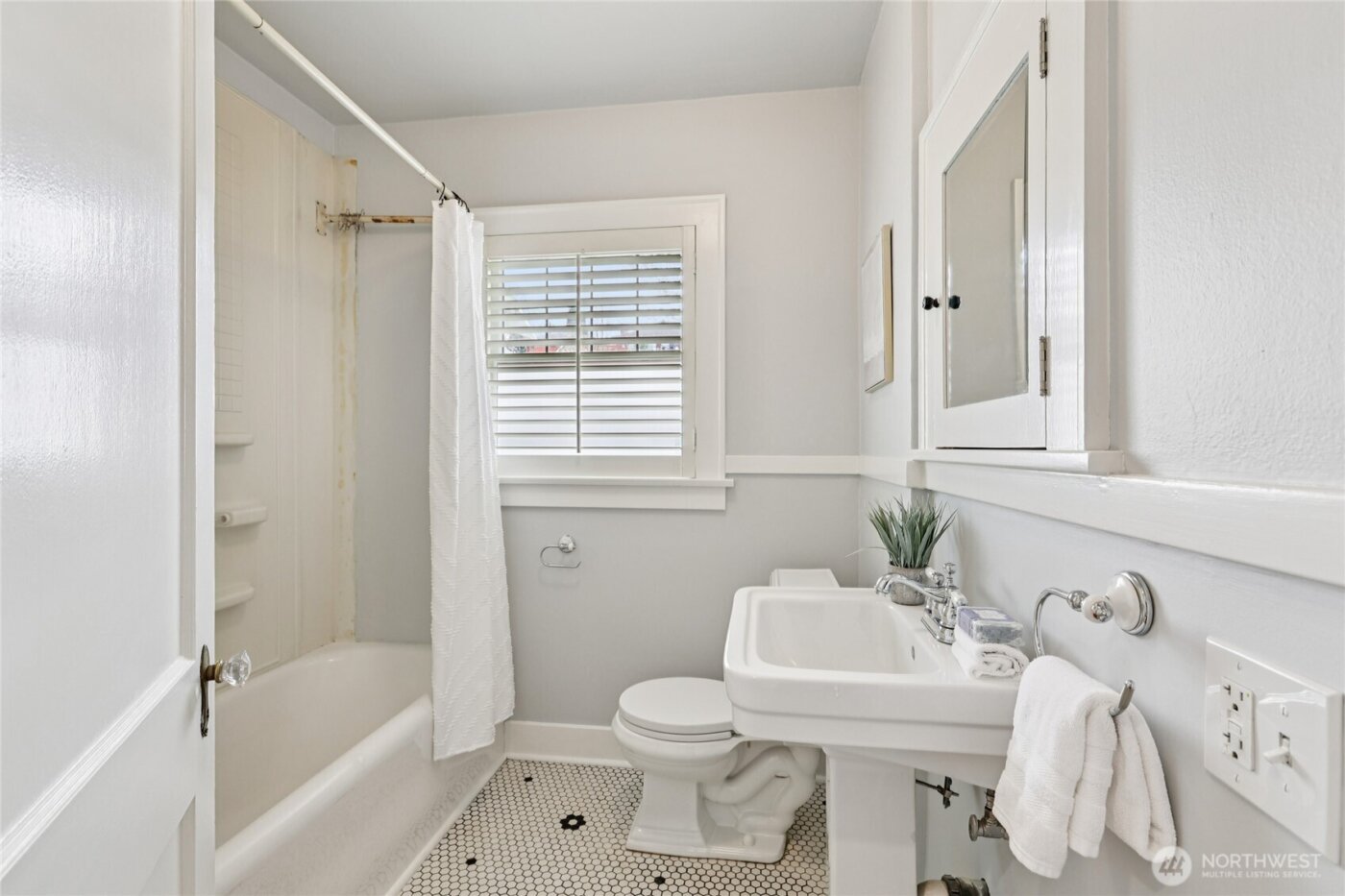 1911 12th Avenue S, Seattle, WA 98144