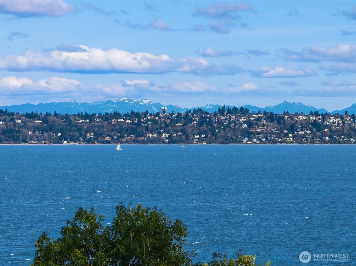 7946 Grand Avenue NE, Bainbridge Island, WA 98110