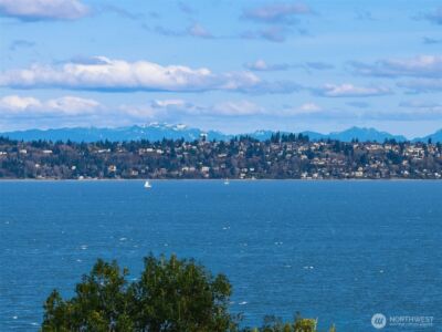 7946 Grand Avenue NE, Bainbridge Island, WA 98110 - Photo 24
