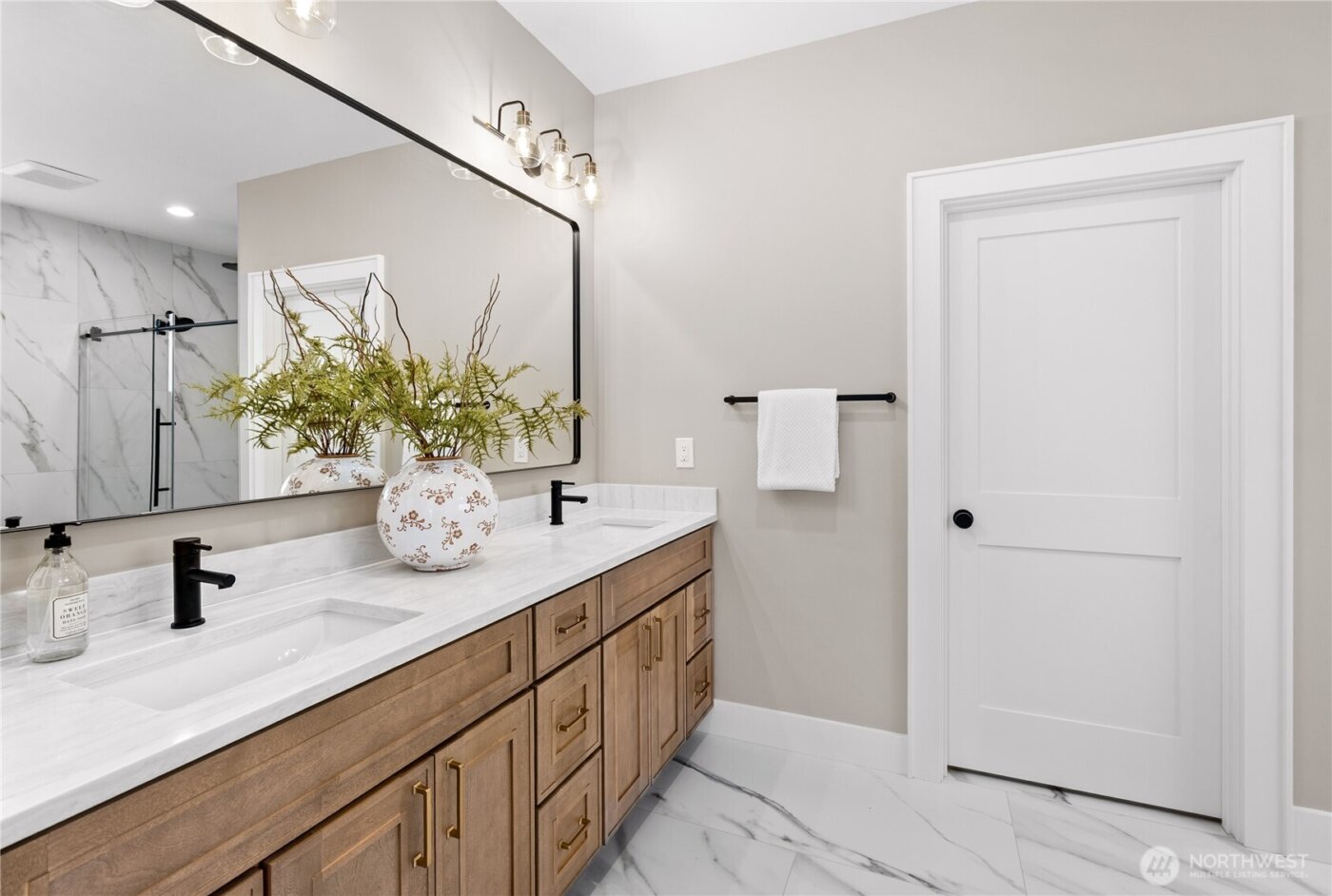 22917 102ND Avenue SE, Woodinville, WA 98077