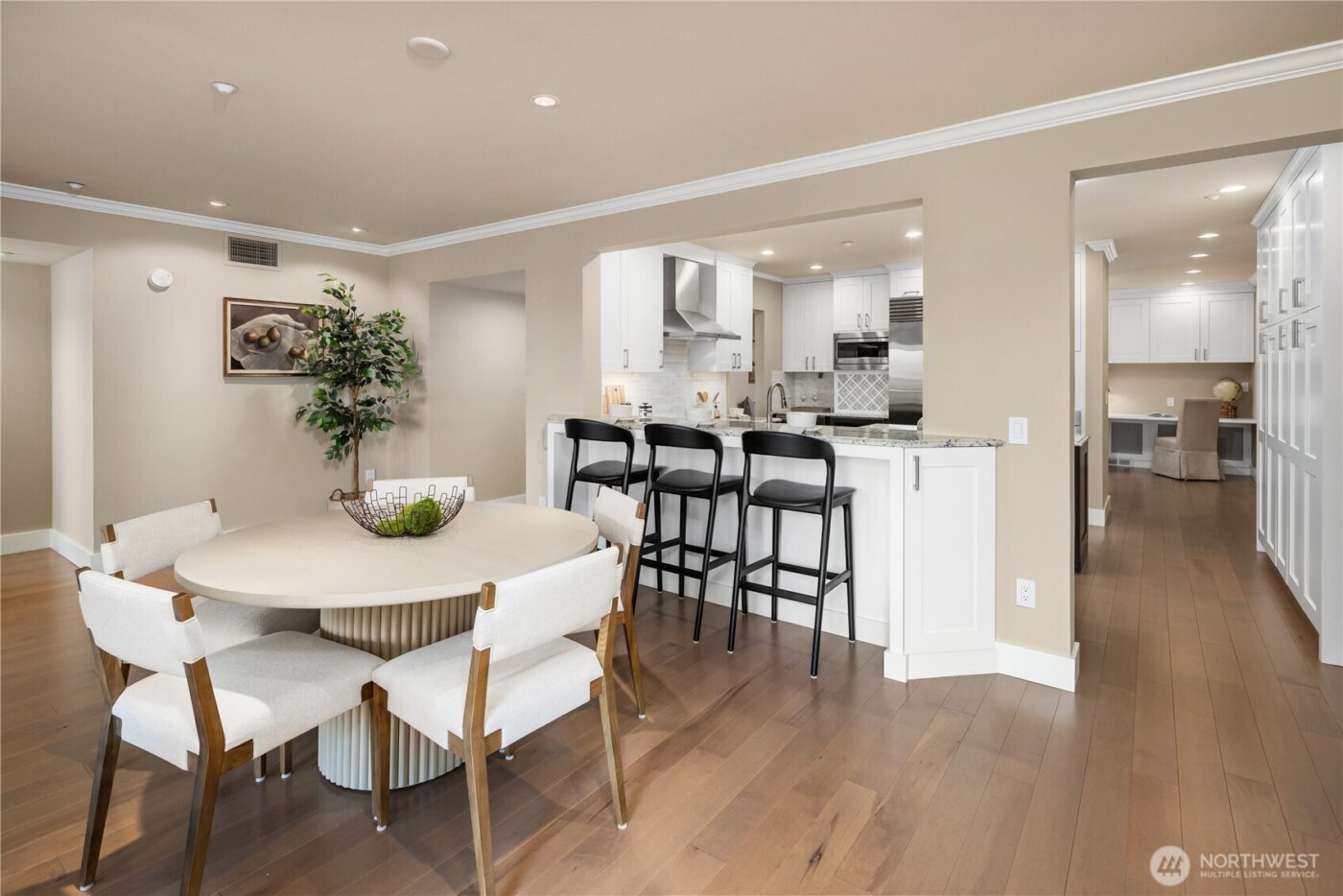 735 1st Street S #103, Kirkland, WA 98033