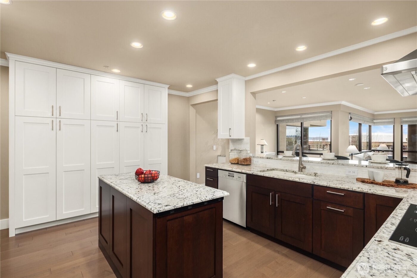 735 1st Street S #103, Kirkland, WA 98033