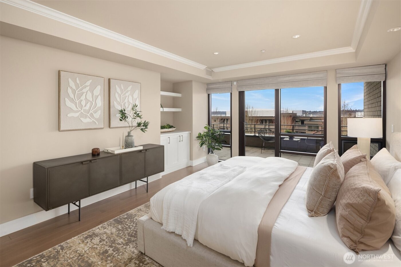 735 1st Street S #103, Kirkland, WA 98033