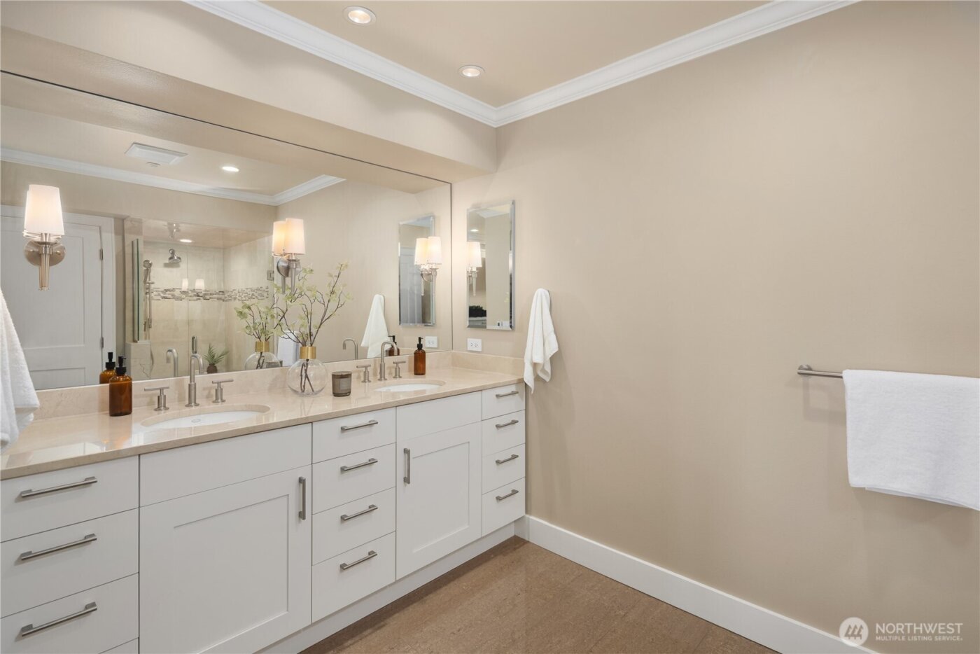 735 1st Street S #103, Kirkland, WA 98033