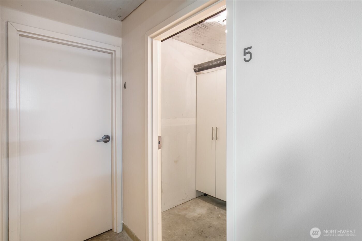 735 1st Street S #103, Kirkland, WA 98033