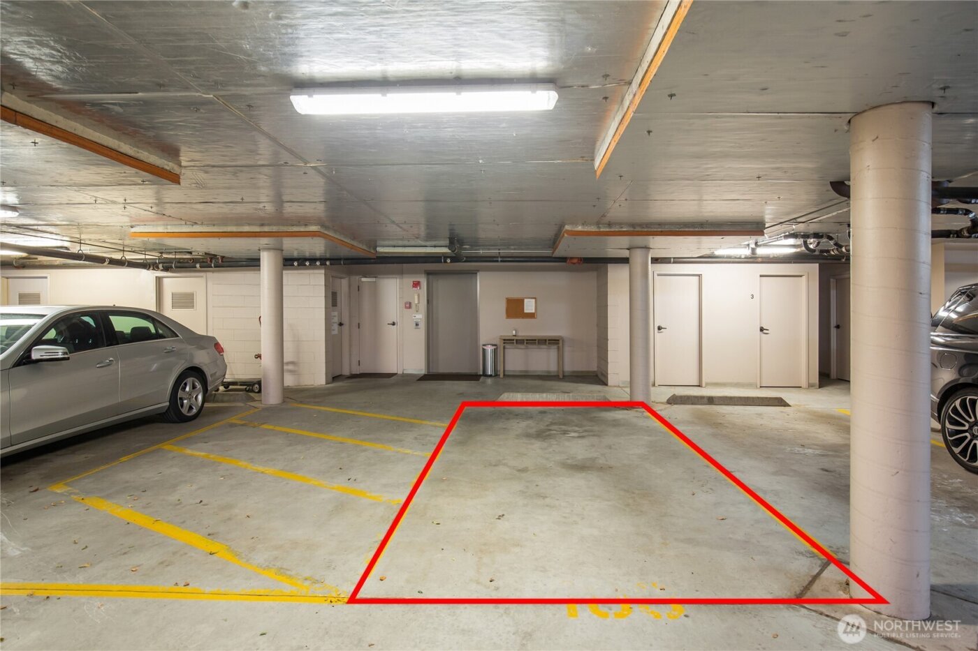 735 1st Street S #103, Kirkland, WA 98033