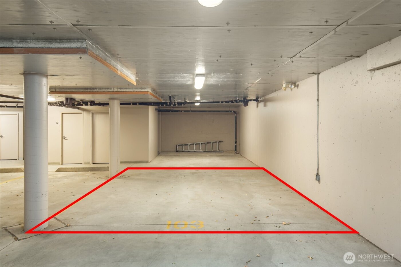 735 1st Street S #103, Kirkland, WA 98033