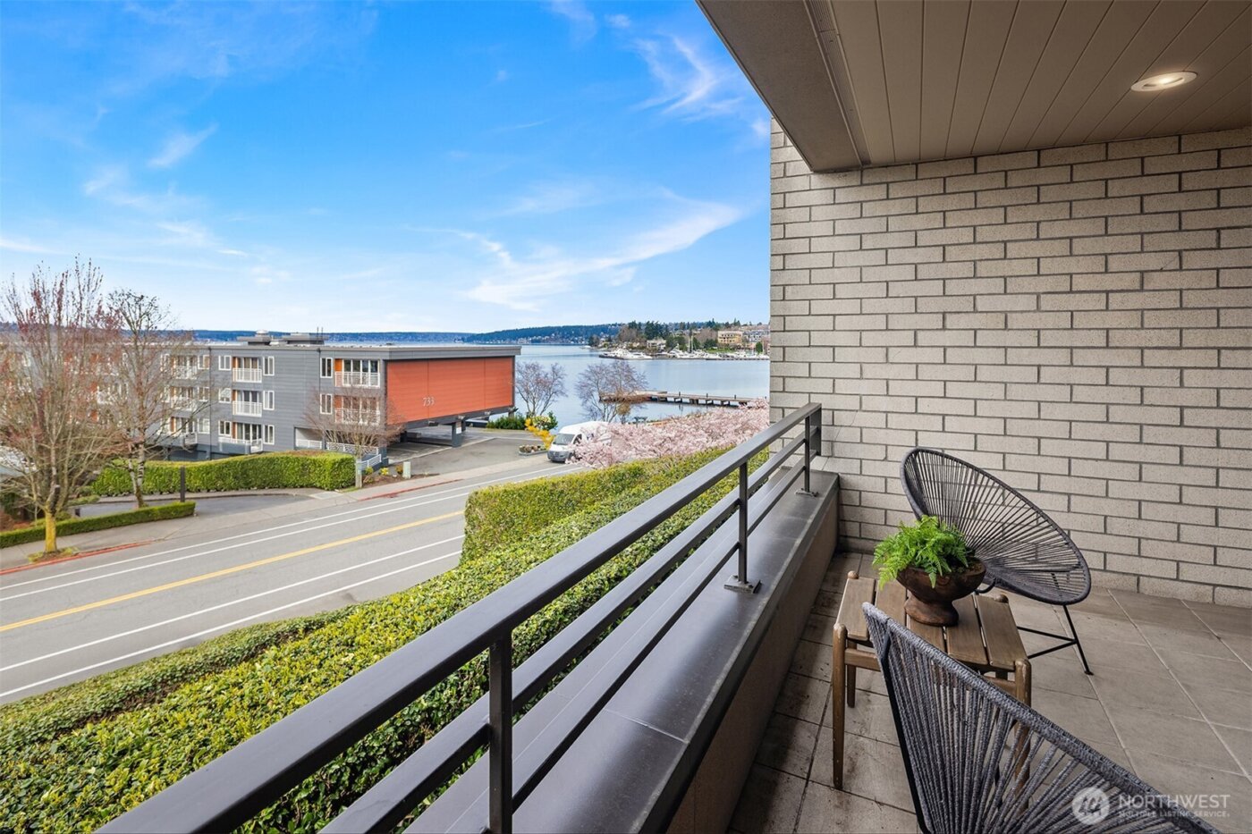 735 1st Street S #103, Kirkland, WA 98033