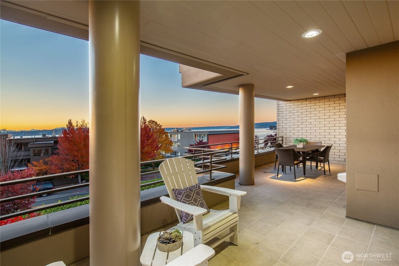 735 1st Street S #103, Kirkland, WA 98033