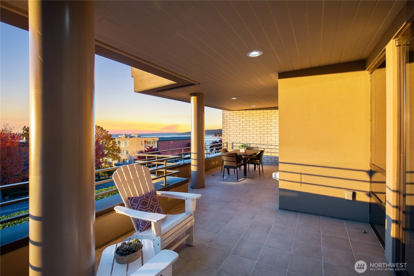 735 1st Street S #103, Kirkland, WA 98033