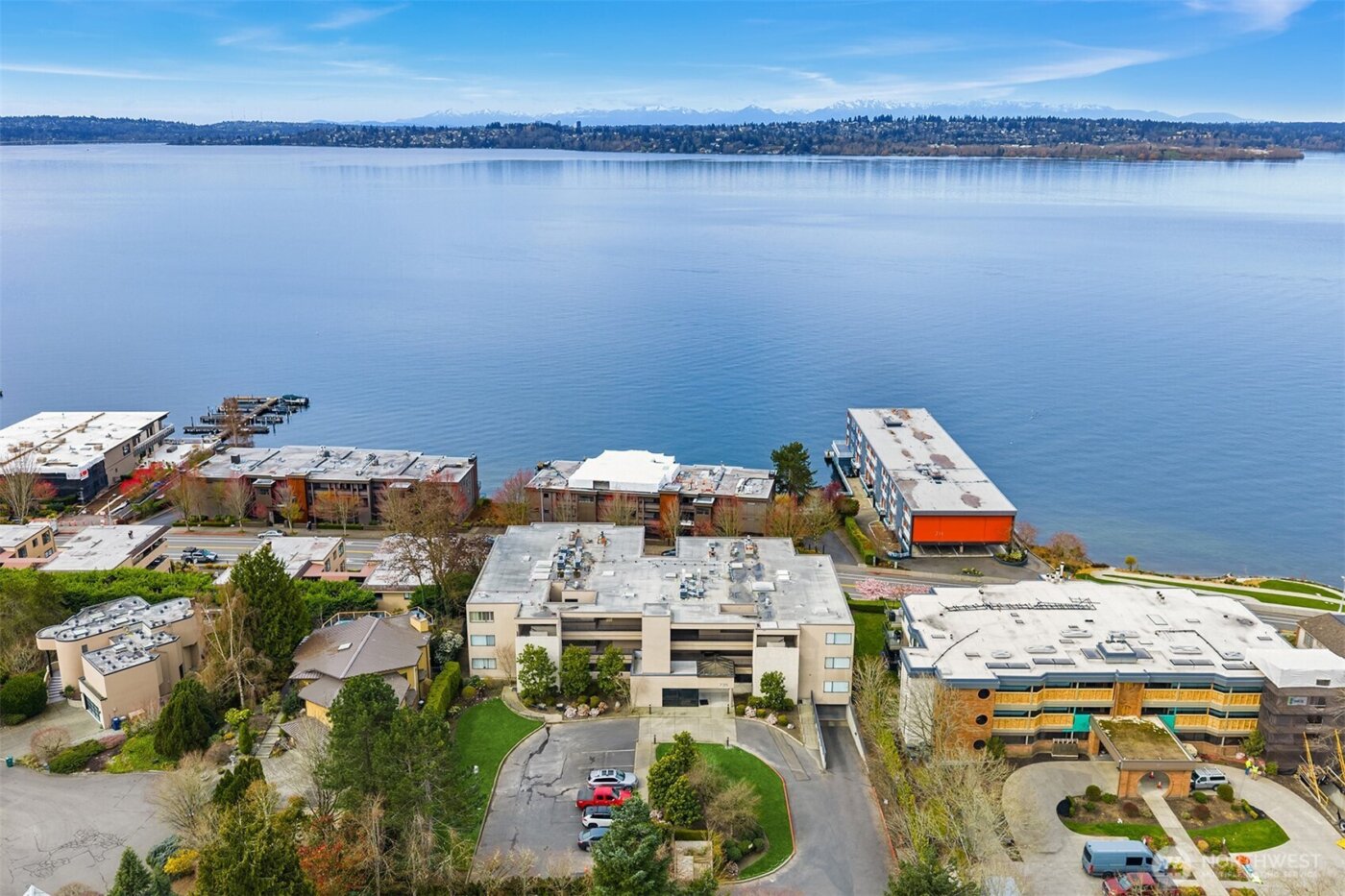 735 1st Street S #103, Kirkland, WA 98033