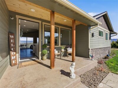 2128 McEldowney Road , Malaga, WA 98828 - Photo 2