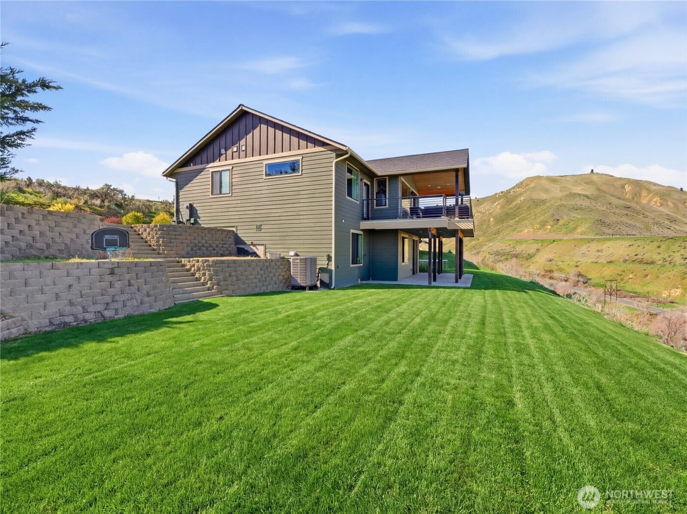 2128 McEldowney Road , Malaga, WA 98828