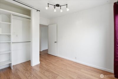 8553 Dayton Avenue N, Seattle, WA 98103 - Photo 11