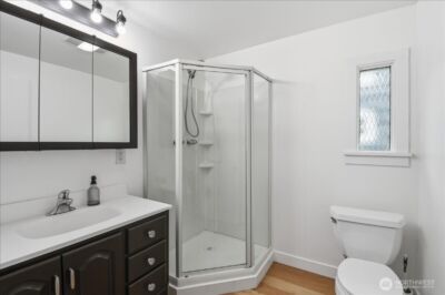 8553 Dayton Avenue N, Seattle, WA 98103 - Photo 12