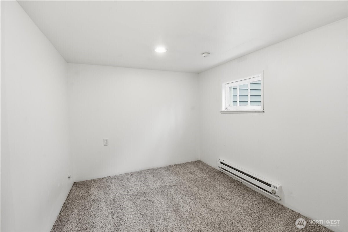 8553 Dayton Avenue N, Seattle, WA 98103