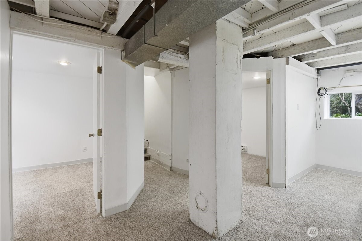 8553 Dayton Avenue N, Seattle, WA 98103