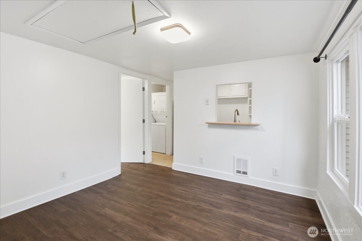 8553 Dayton Avenue N, Seattle, WA 98103