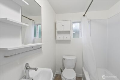 8553 Dayton Avenue N, Seattle, WA 98103 - Photo 24