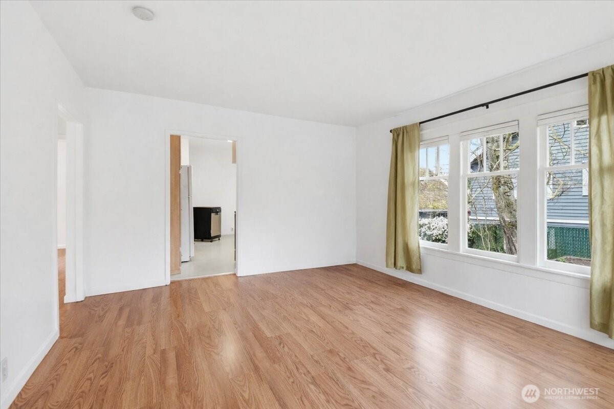 8553 Dayton Avenue N, Seattle, WA 98103