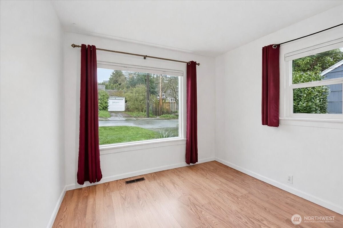 8553 Dayton Avenue N, Seattle, WA 98103