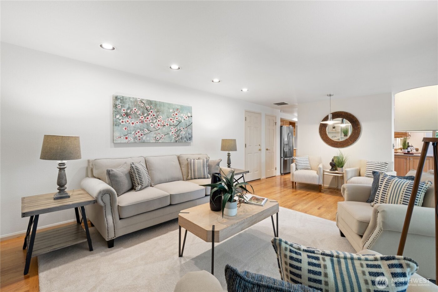 15018 NE 10th Place , Bellevue, WA 98007