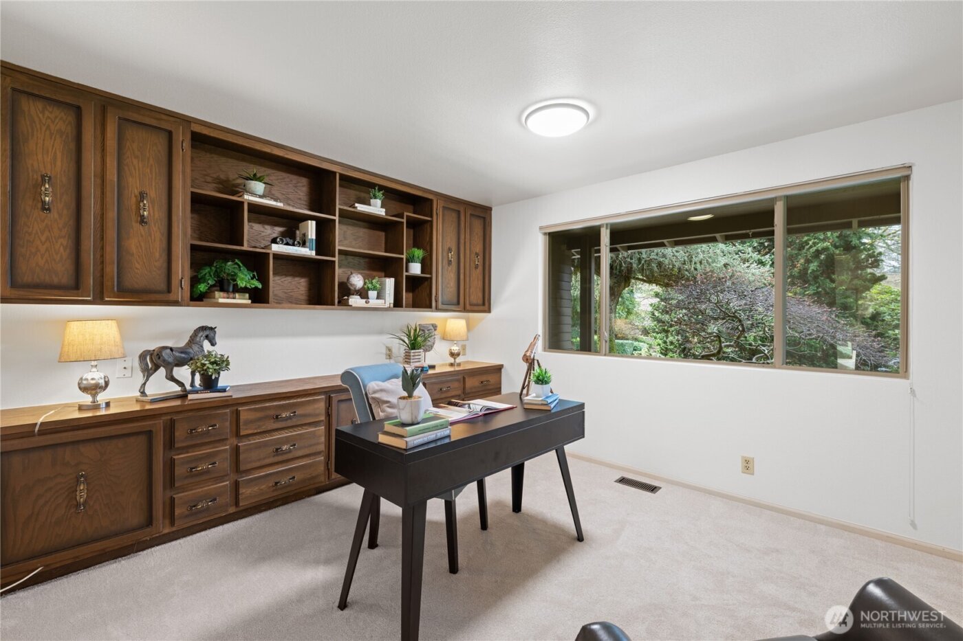 15018 NE 10th Place , Bellevue, WA 98007