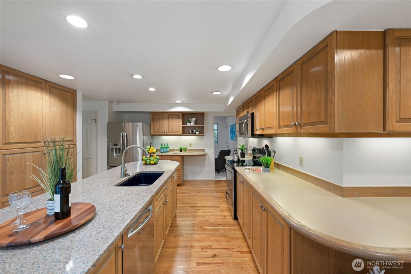 15018 NE 10th Place , Bellevue, WA 98007