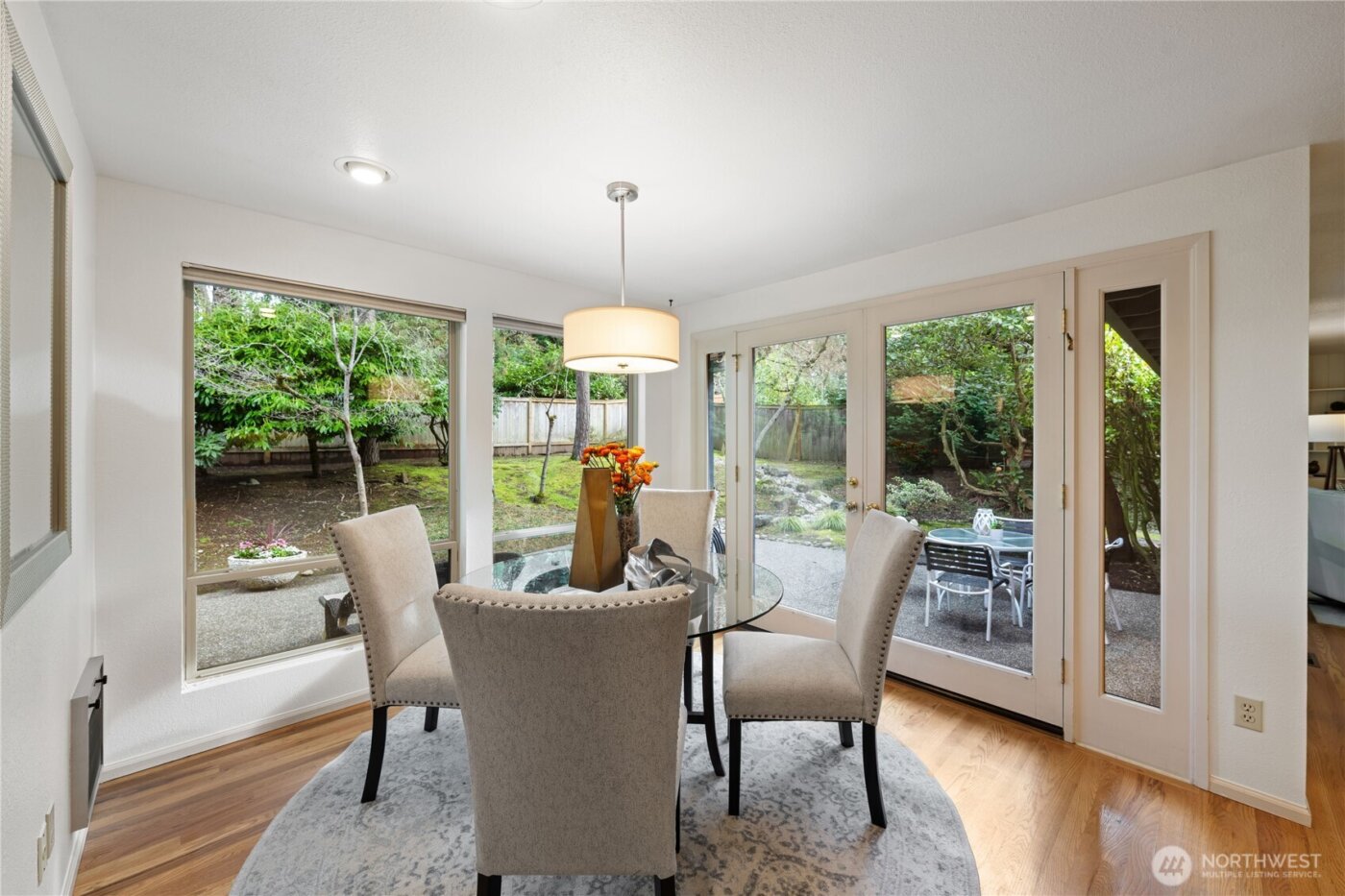 15018 NE 10th Place , Bellevue, WA 98007