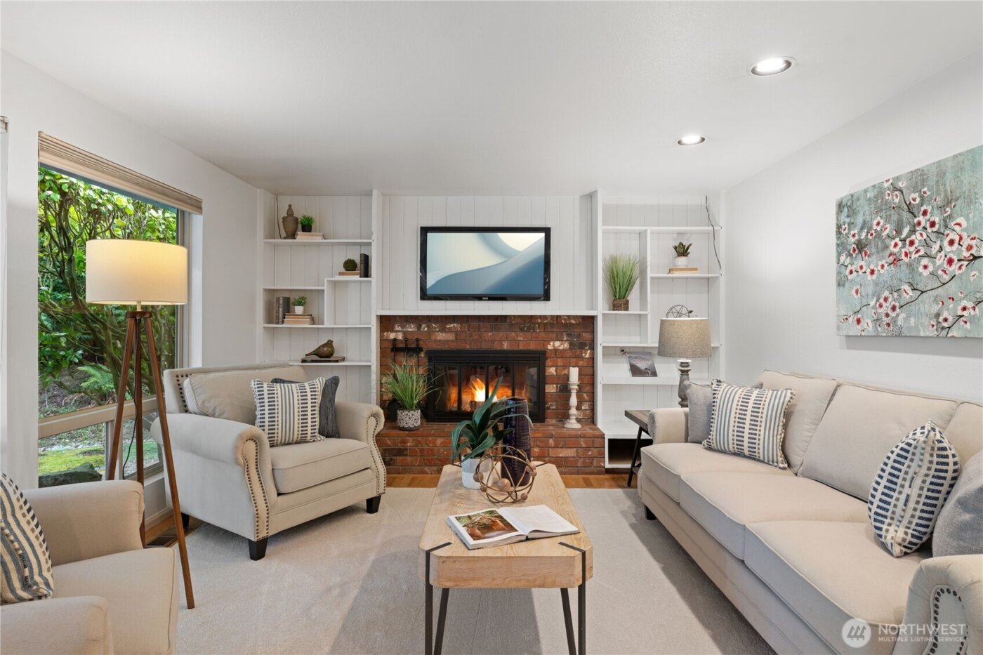 15018 NE 10th Place , Bellevue, WA 98007