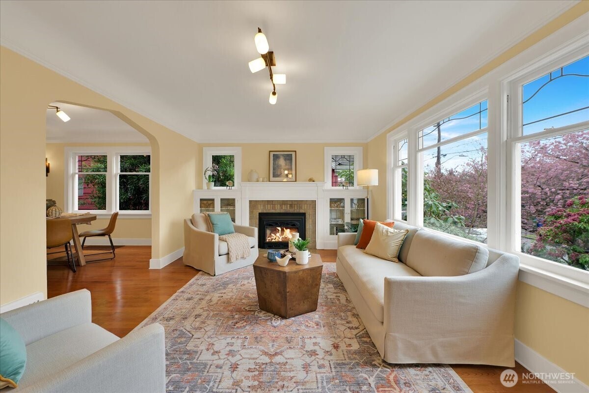 339 NW 77th Street , Seattle, WA 98117