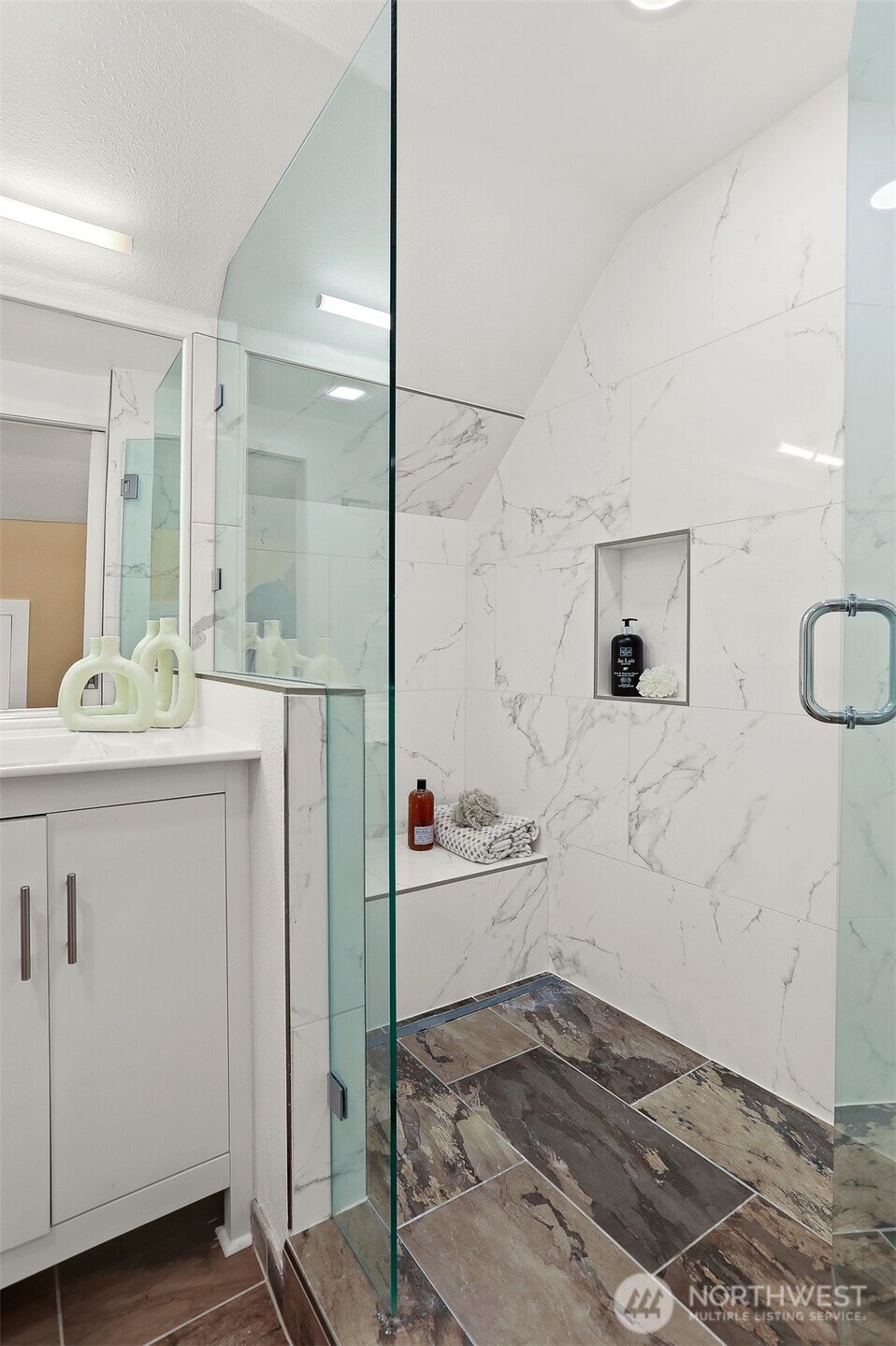 339 NW 77th Street , Seattle, WA 98117