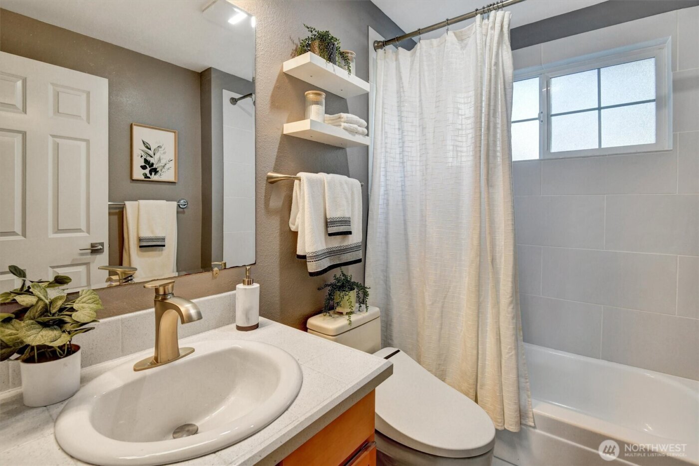 1127 N 198th Street #A303, Shoreline, WA 98133-3644