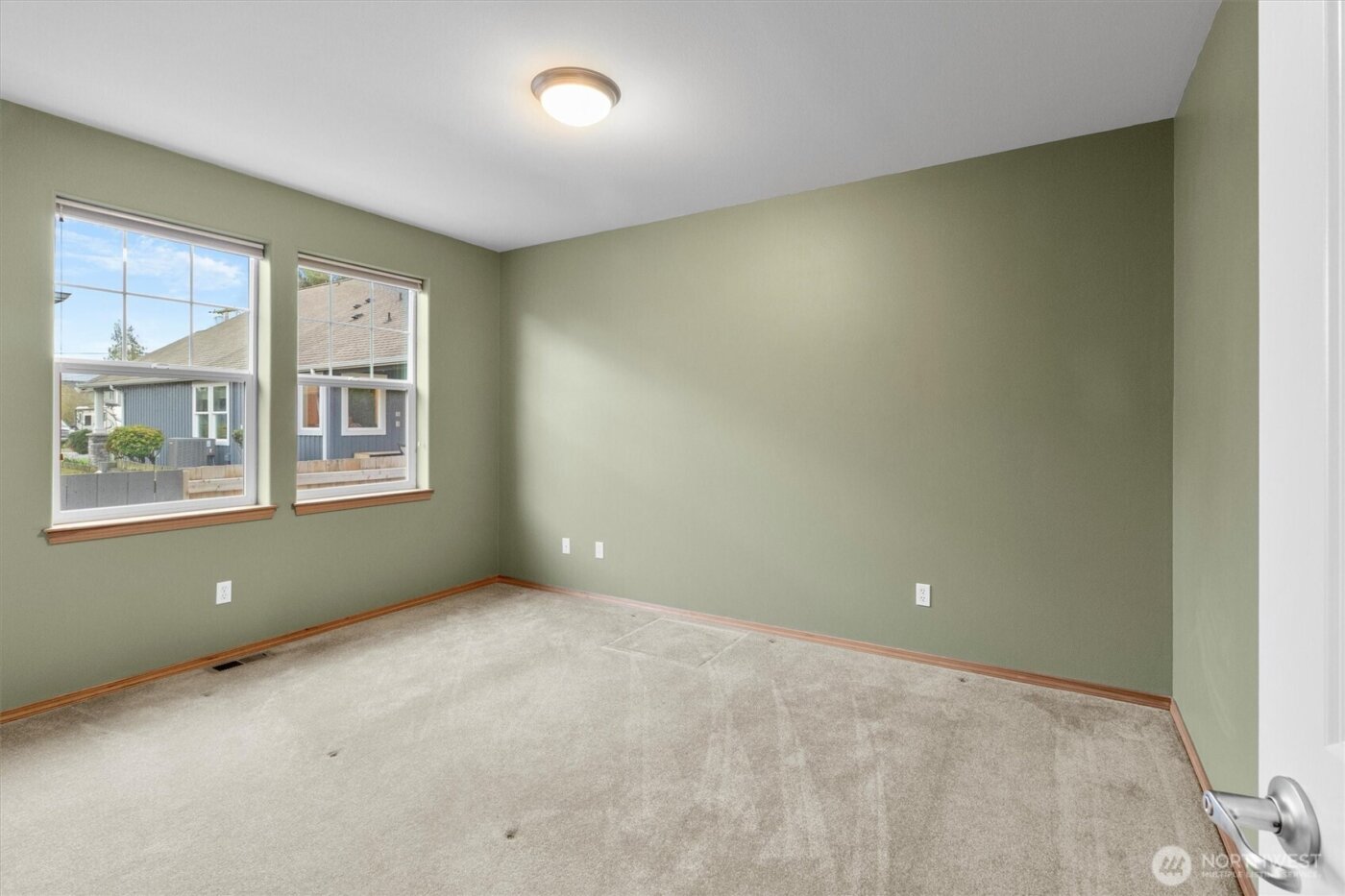 730 Farmington Drive , Burlington, WA 98233