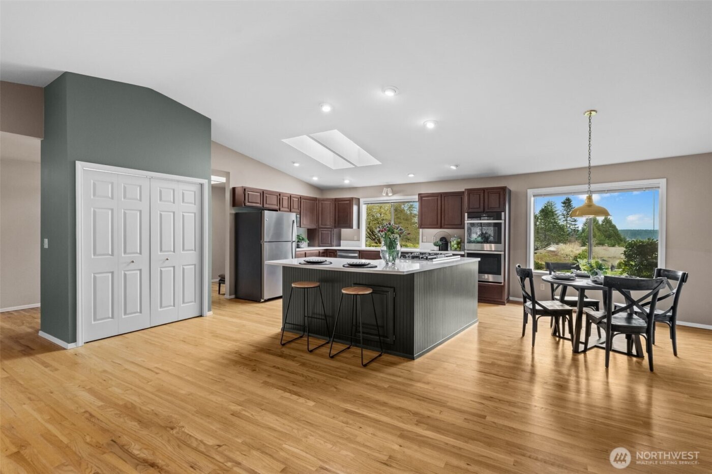 2590 NE William E Sutton Road , Bremerton, WA 98311