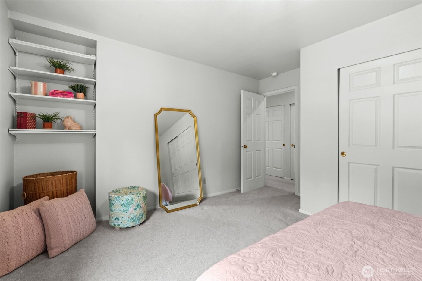 2590 NE William E Sutton Road , Bremerton, WA 98311