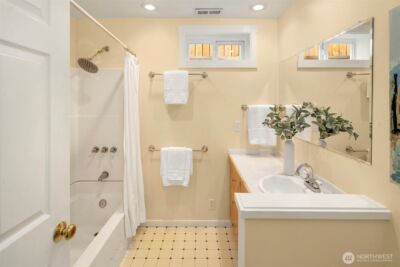 201 N 57th Street , Seattle, WA 98103 - Photo 31