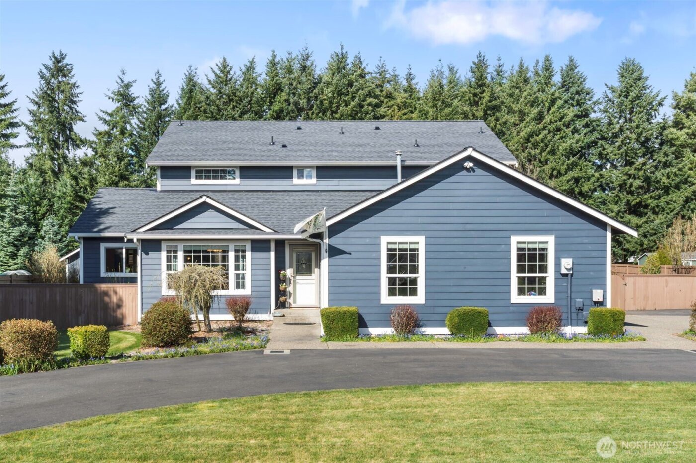 8910 Lavaliere Meadows Lane SW, Rochester, WA 98579