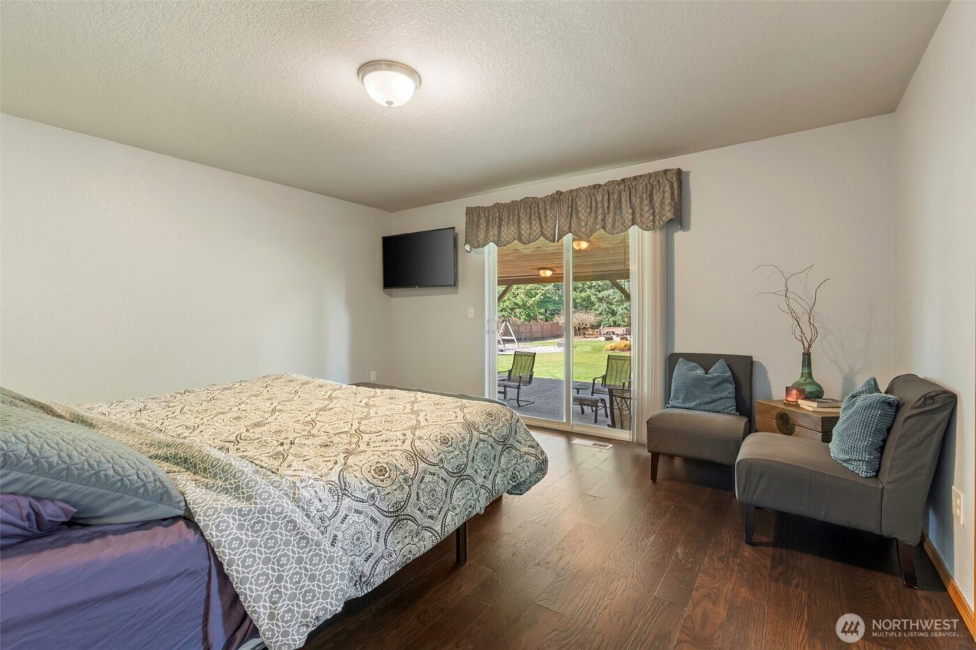 8910 Lavaliere Meadows Lane SW, Rochester, WA 98579