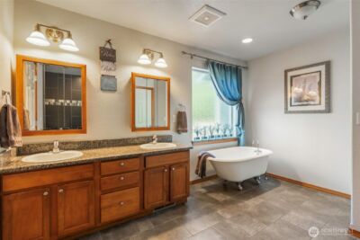 8910 Lavaliere Meadows Lane SW, Rochester, WA 98579 - Photo 19