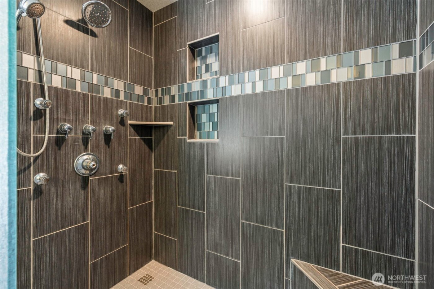 8910 Lavaliere Meadows Lane SW, Rochester, WA 98579