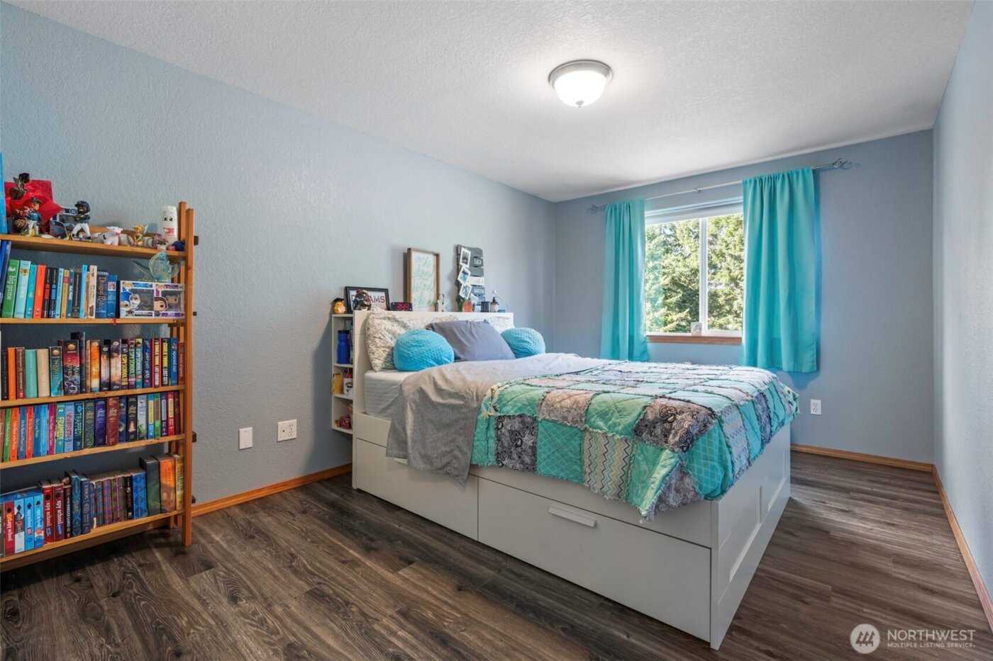 8910 Lavaliere Meadows Lane SW, Rochester, WA 98579