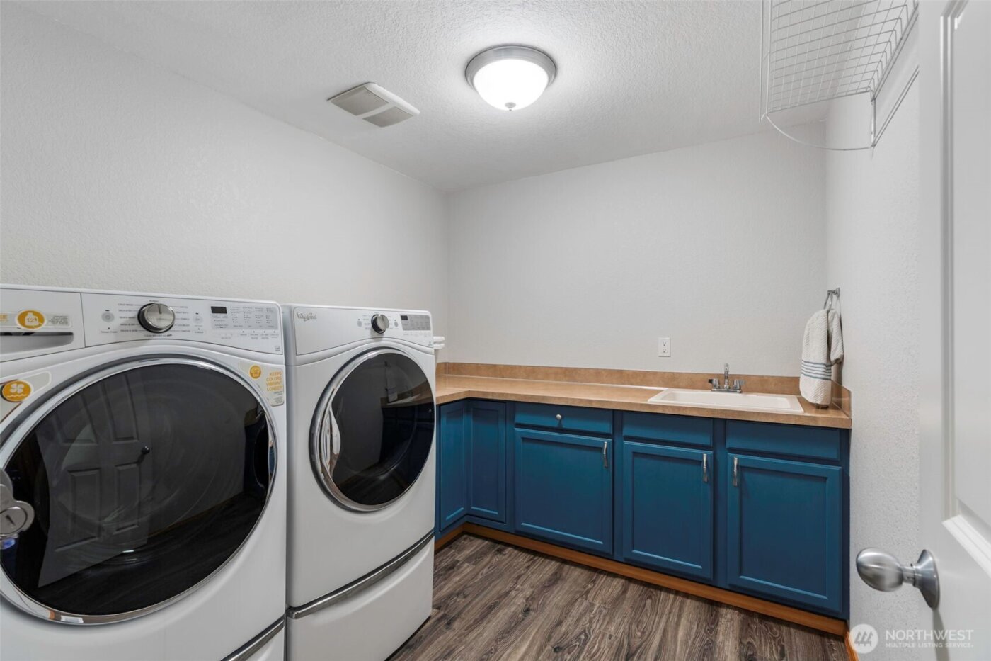 8910 Lavaliere Meadows Lane SW, Rochester, WA 98579