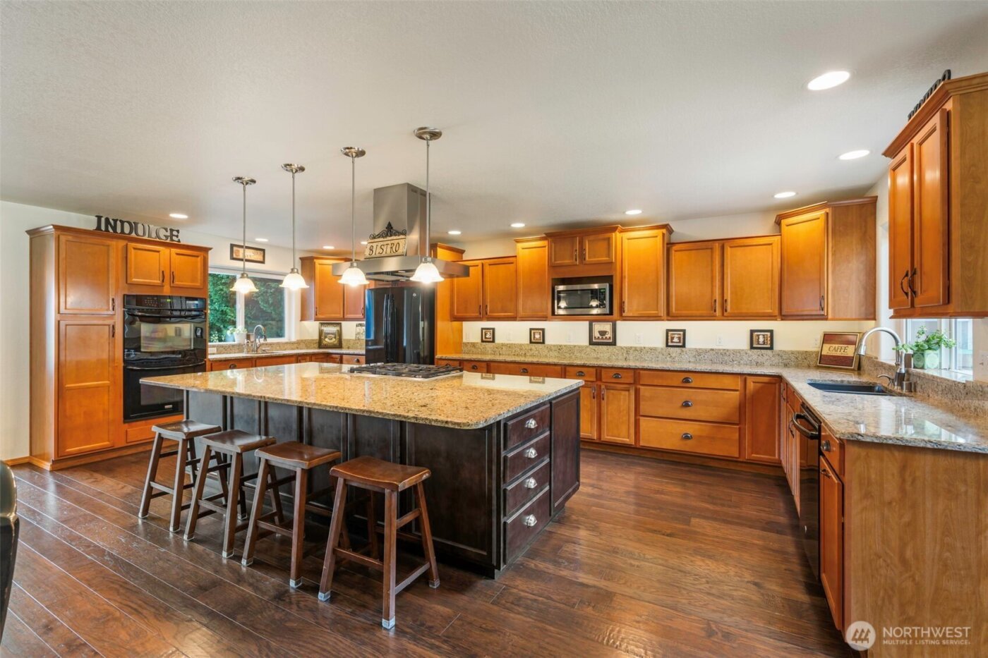 8910 Lavaliere Meadows Lane SW, Rochester, WA 98579