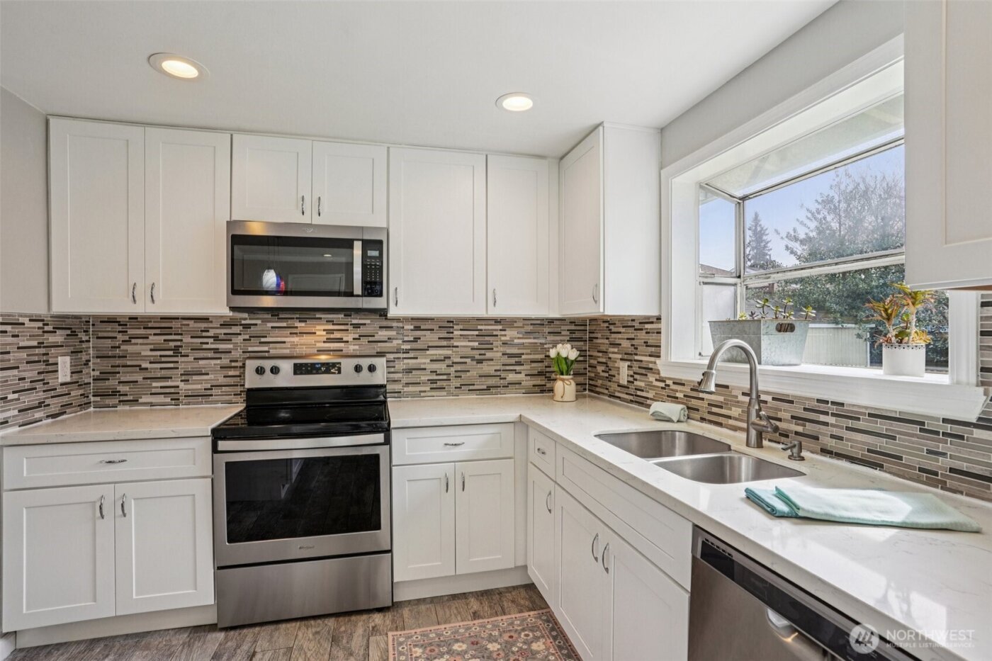 3709 NE 9th Court , Renton, WA 98056